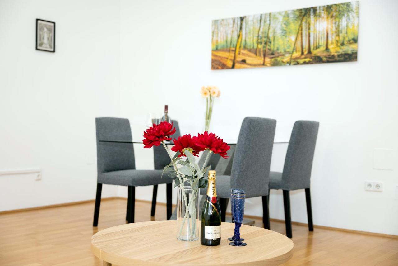 Premium 80 M2 Apartment - Free Parking Vienna Esterno foto